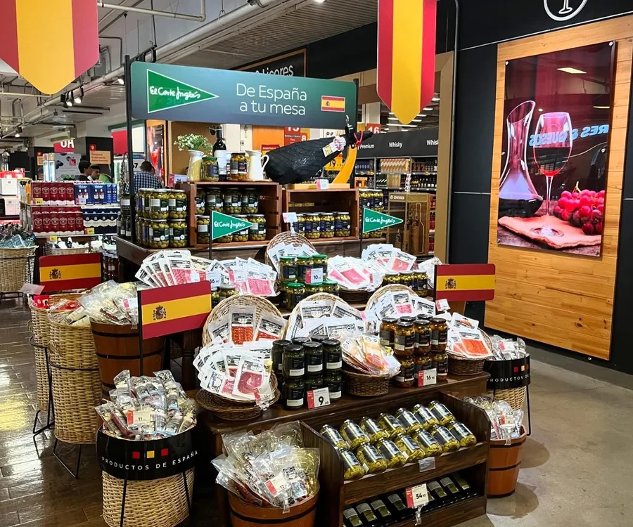 Exhibición de alimentos y productos de España
