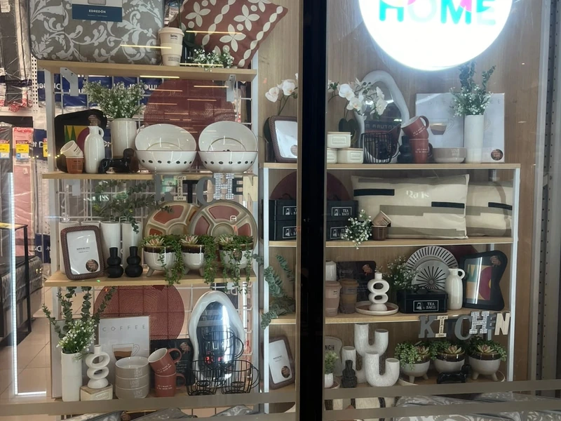 Vitrina y composición de productos para hogar